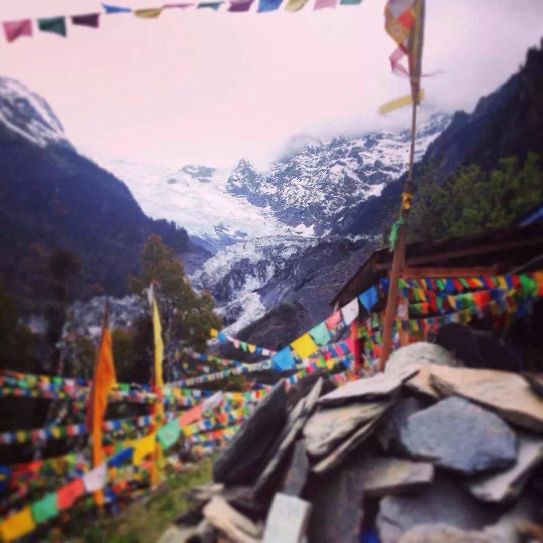 連綿150公里的梅里雪山，到底有多美？